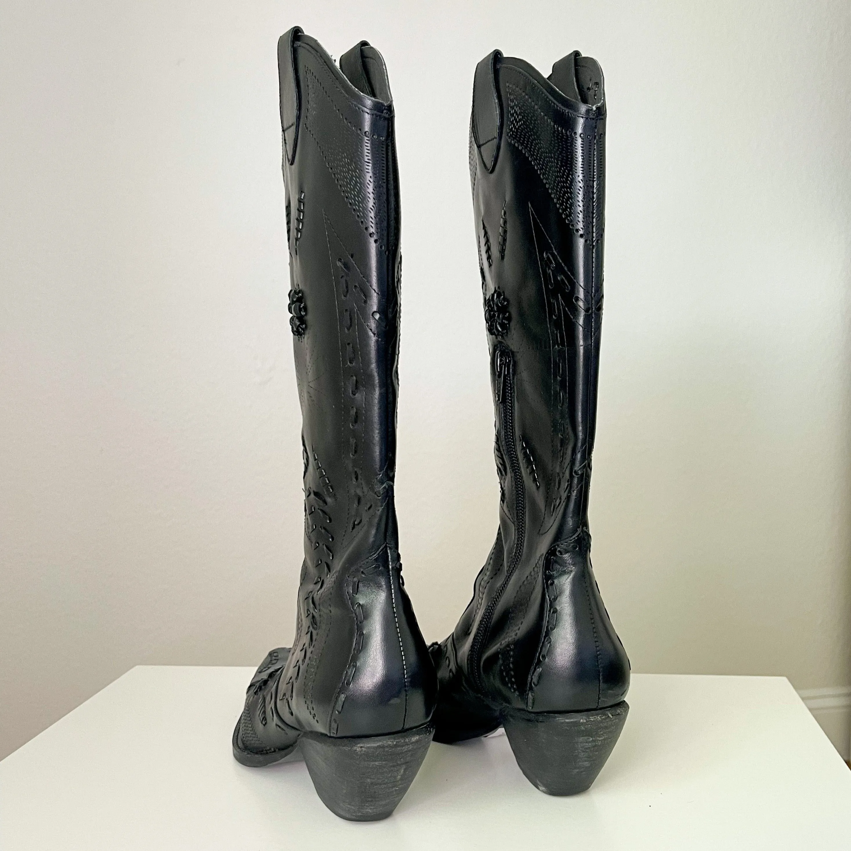 Black Leather Stitched Cowboy Boots (6)