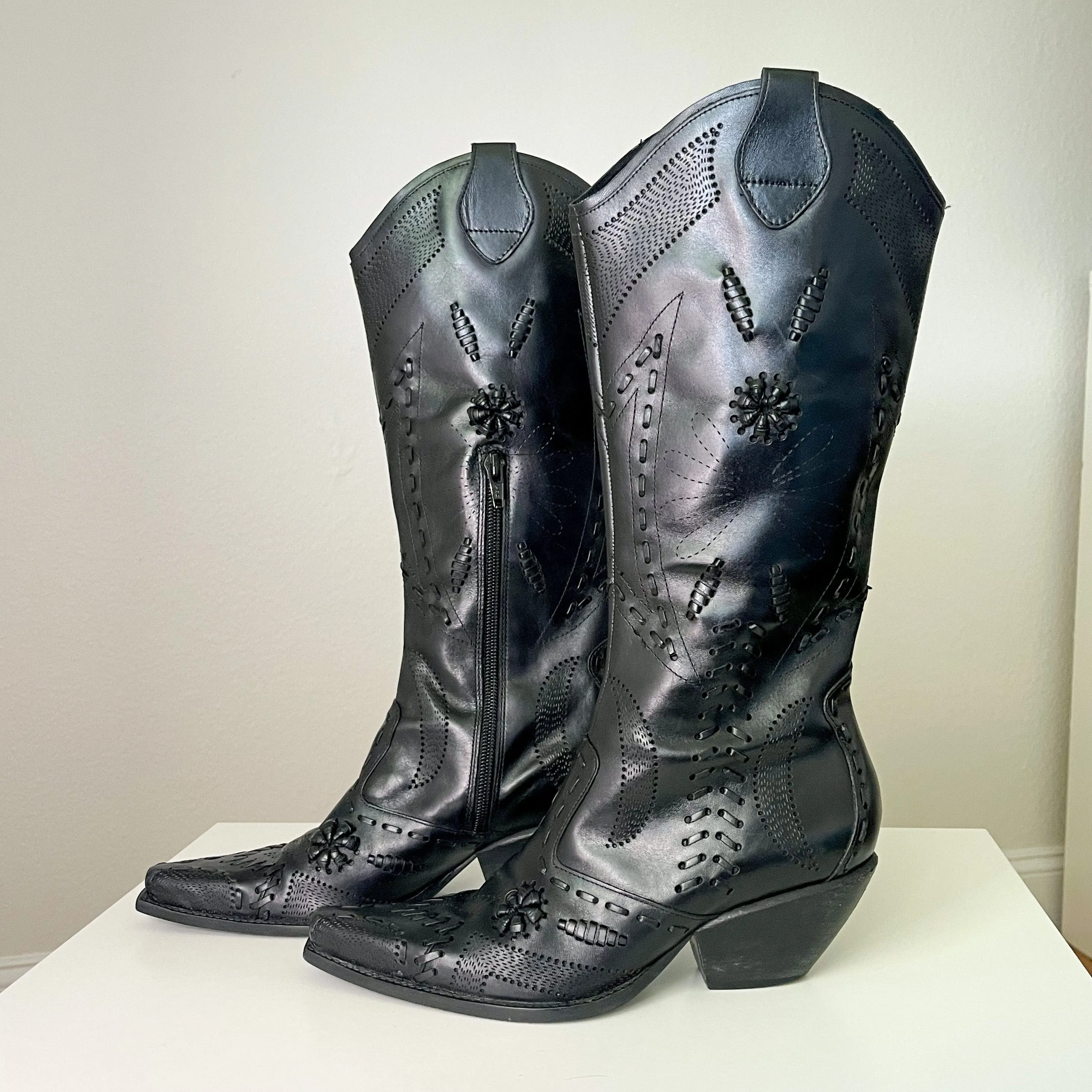 Black Leather Stitched Cowboy Boots (6)