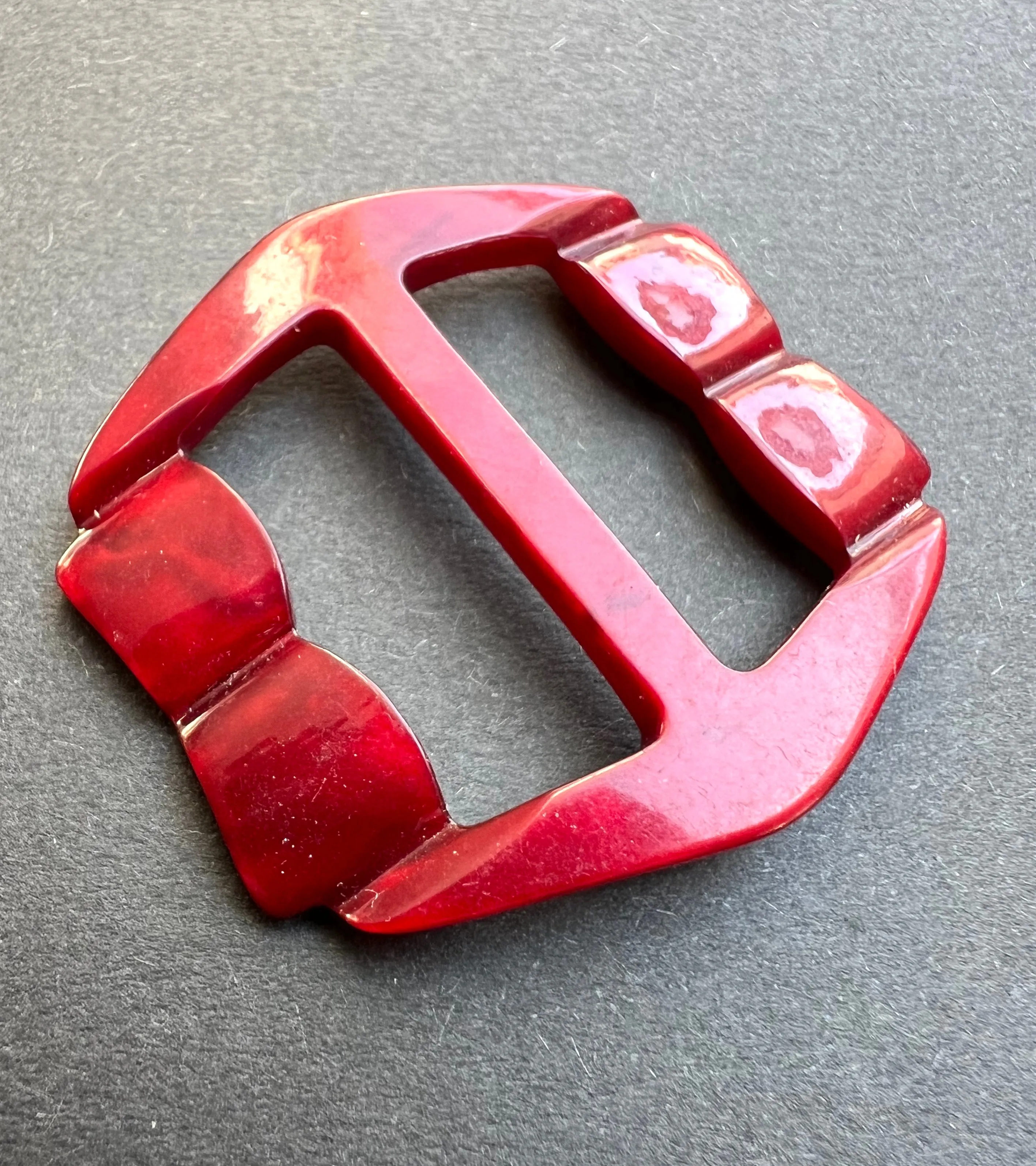 Glowing Ruby Red 1940s 4cm Buckle